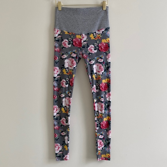⭐️HP⭐️ RUIOU Floral Maternity Leggings - Picture 4 of 13